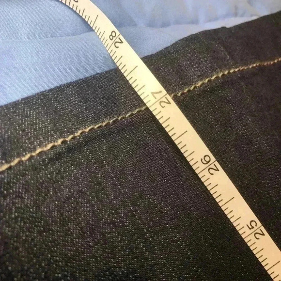 Women’s jean skirt with flower accents size 6P - Picture 7 of 13